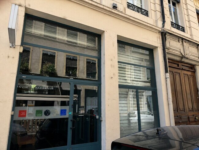 Plus de détails pour Local commercial à louer
