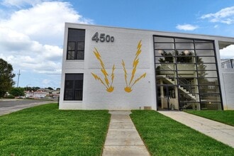 4500 S Kingshighway Blvd, Saint Louis, MO à louer Photo de l’immeuble– Image 2 sur 10
