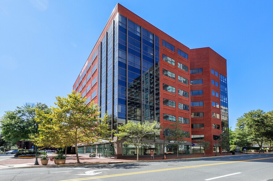 7700 Old Georgetown Rd, Bethesda, MD à louer - Photo de l’immeuble – Image 2 sur 18