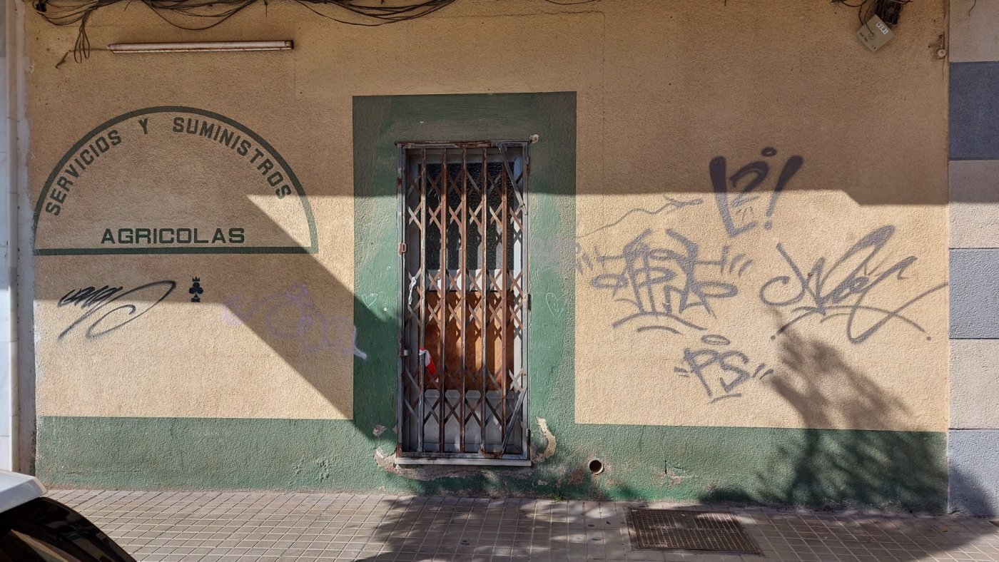 Local commercial dans El Ejido, Almería à louer Photo principale– Image 1 sur 5