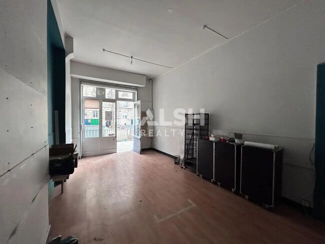 Plus de détails pour Local commercial à louer