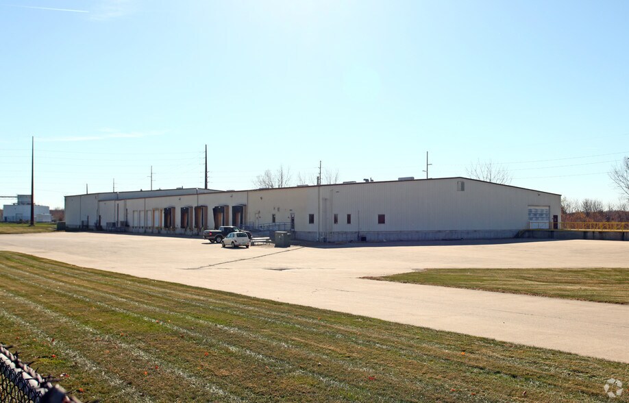 1610 SE Cortina Dr, Ankeny, IA à louer - Photo principale – Image 1 sur 4