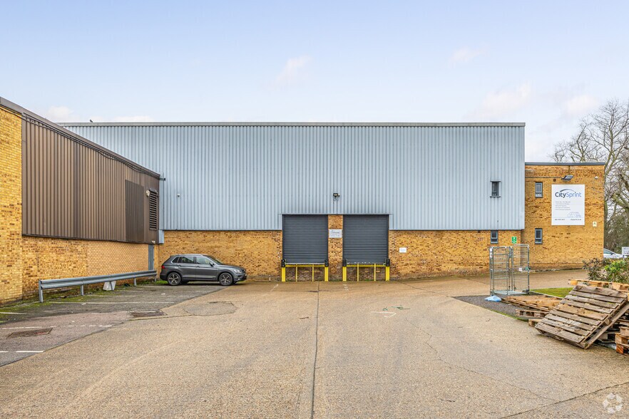 Anderson Rd, Woodford Green à louer - Photo de l’immeuble – Image 3 sur 4