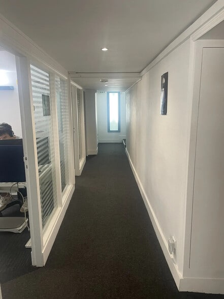 2 Rue De Choiseul, Paris à louer - Photo de l’immeuble – Image 3 sur 16