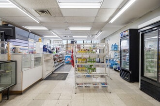 4309-4367 Boul Notre-Dame, Laval, QC à louer Photo intérieure– Image 2 sur 4