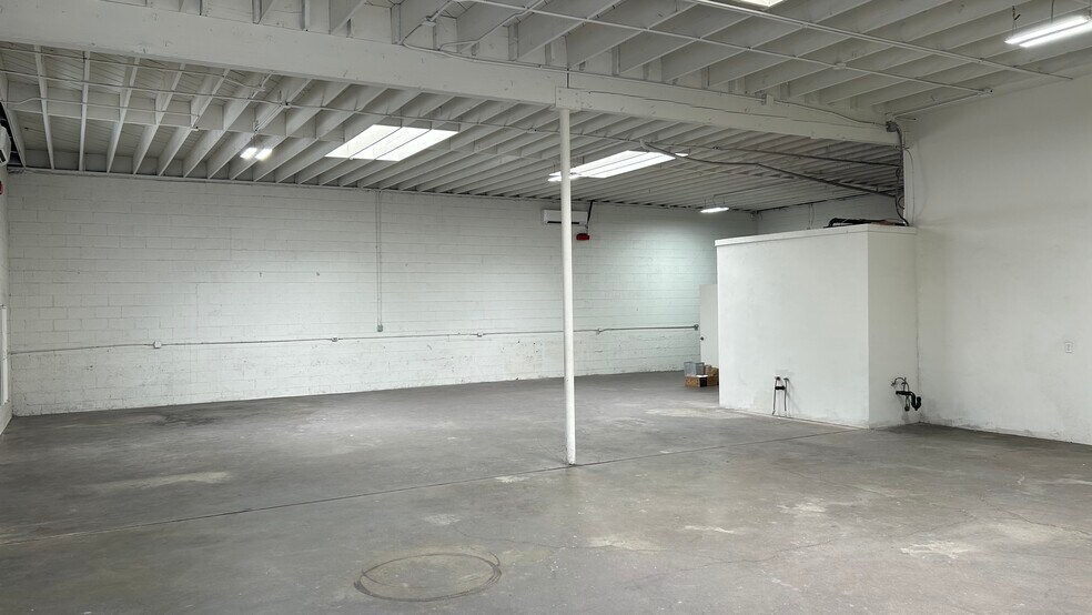 115 W Hyde Park Blvd, Inglewood, CA à louer - Photo de l’immeuble – Image 2 sur 7