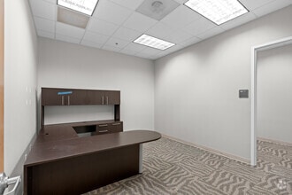 2001 NW 64th St, Fort Lauderdale, FL à louer Photo intérieure– Image 2 sur 5