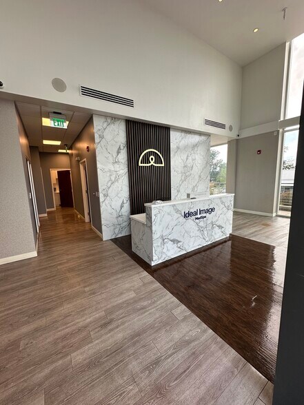 915 S Colorado Blvd, Denver, CO à louer - Photo de l’immeuble – Image 3 sur 12