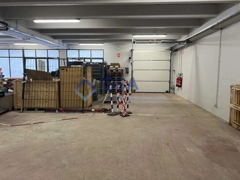 Local d’activités dans Palaiseau à louer - Photo de l’immeuble – Image 2 sur 6