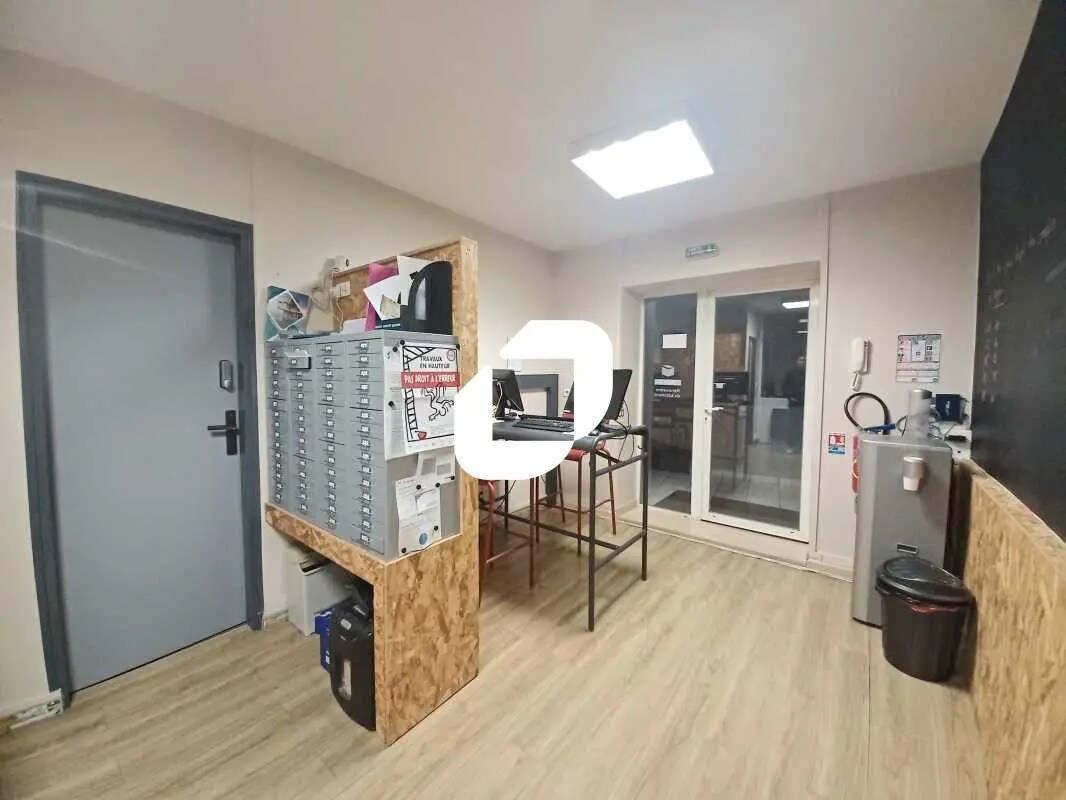 Bureau dans Cenon à louer Photo de l’immeuble– Image 1 sur 7