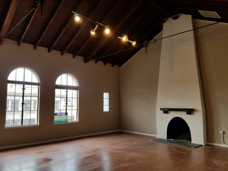 7560 Monterey St, Gilroy, CA à louer - Photo de l’immeuble – Image 3 sur 11