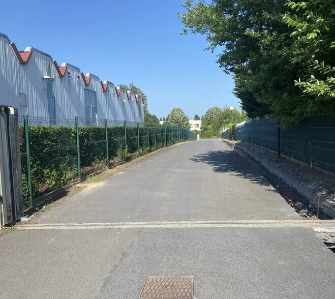 Bureau dans Seclin à louer - Photo de l’immeuble – Image 2 sur 27