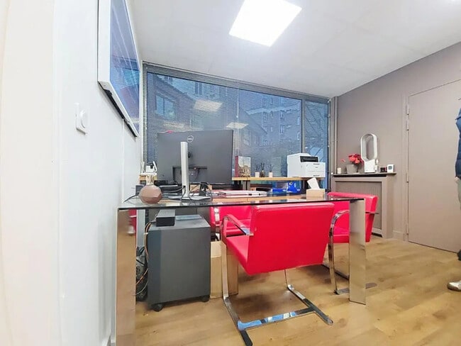 Plus de détails pour Bureau à vendre