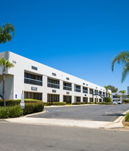 800 Los Vallecitos Blvd, San Marcos, CA à louer Photo de l’immeuble– Image 2 sur 3