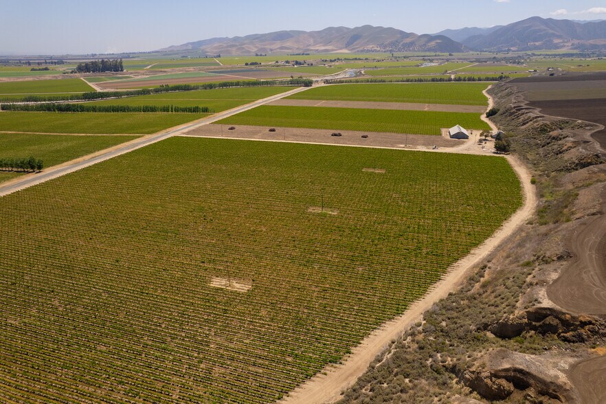 41460 Los Coches Rd, Soledad, CA à vendre - Photo de l’immeuble – Image 2 sur 16