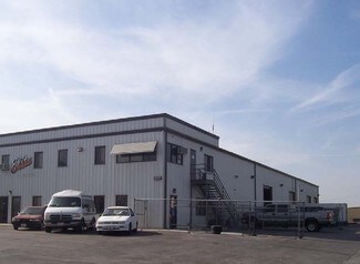 Plus de détails pour 15176 Whittram Ave, Fontana, CA - Industriel/Logistique à louer