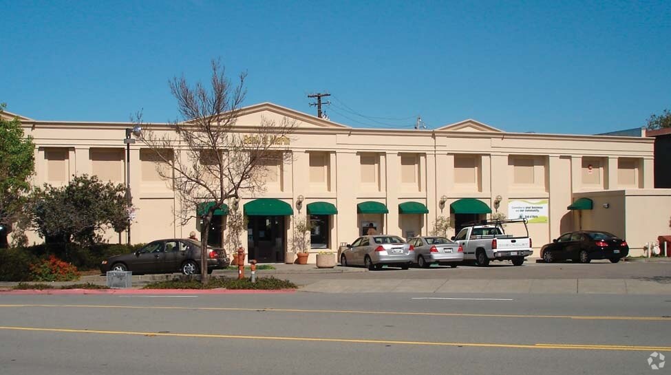 50 Madera Blvd, Corte Madera, CA à louer - Photo de l’immeuble – Image 2 sur 3