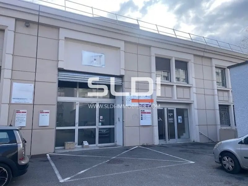 Bureau dans Villeurbanne à louer Photo de l’immeuble– Image 1 sur 5