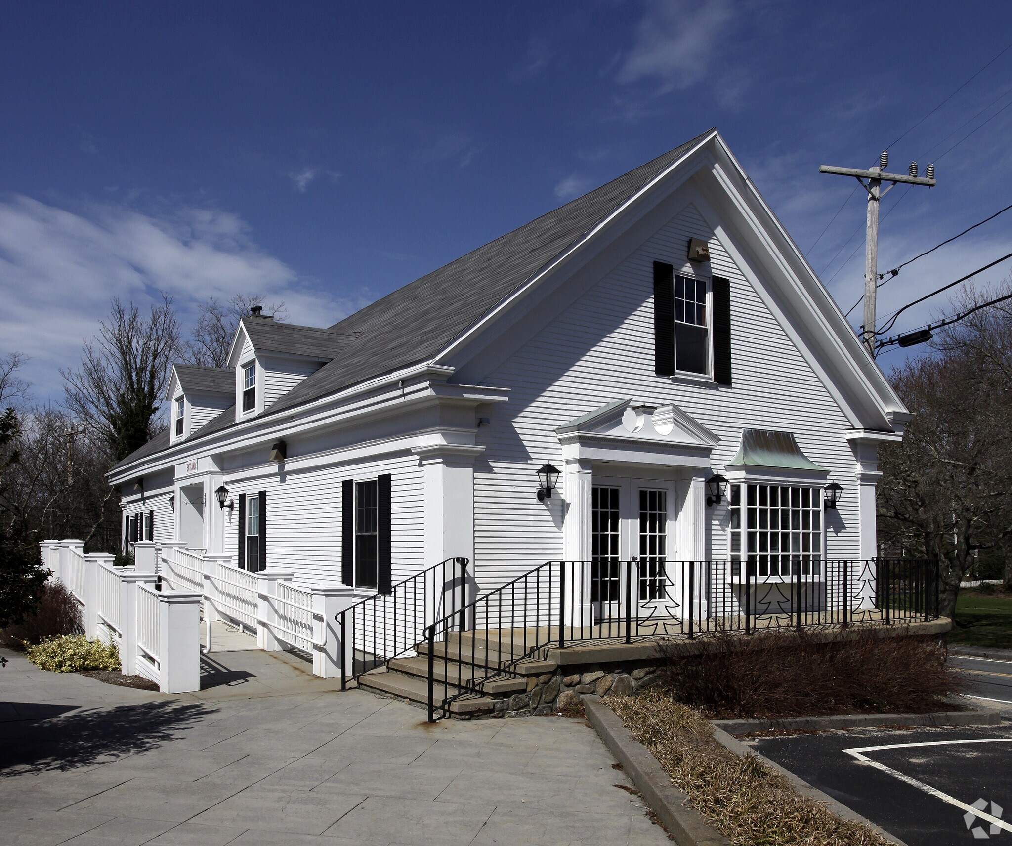 1-13 Willow St, Yarmouth Port, MA à louer Photo de l’immeuble– Image 1 sur 22