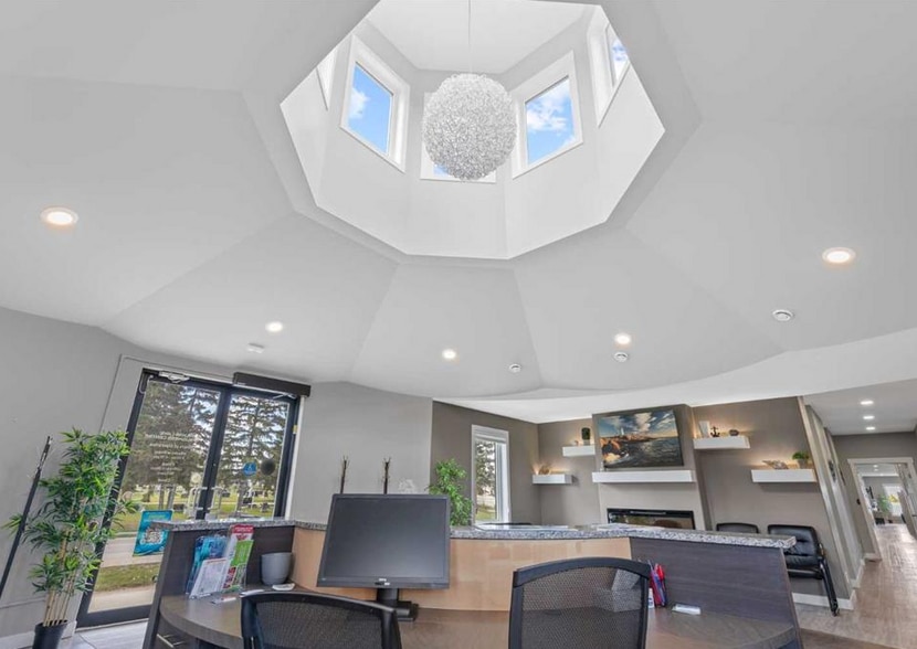 110 Pelican Pl, Sylvan Lake, AB à vendre - Photo intérieure – Image 2 sur 48