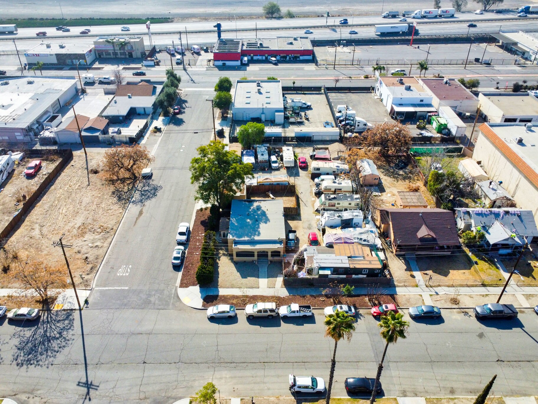 584 E H St, Colton, CA à vendre Photo principale– Image 1 sur 19