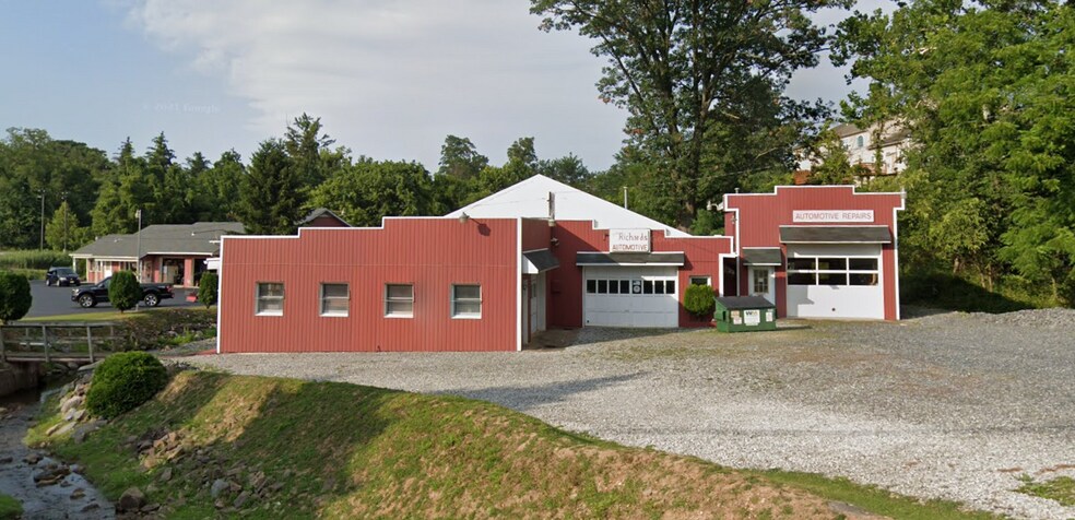 669 Gaumer Rd, New Cumberland, PA à vendre - Photo de l’immeuble – Image 2 sur 7