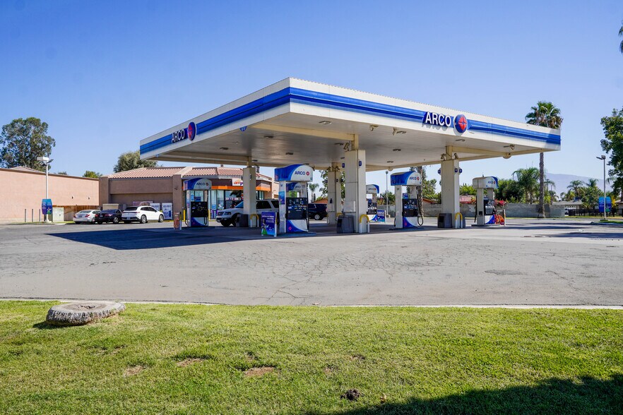 8116 Lamont St, Lamont, CA à vendre - Photo de l’immeuble – Image 3 sur 8