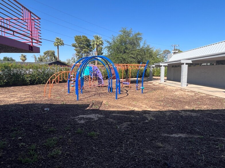 2645 N 24th St, Phoenix, AZ à vendre - Photo de l’immeuble – Image 3 sur 10