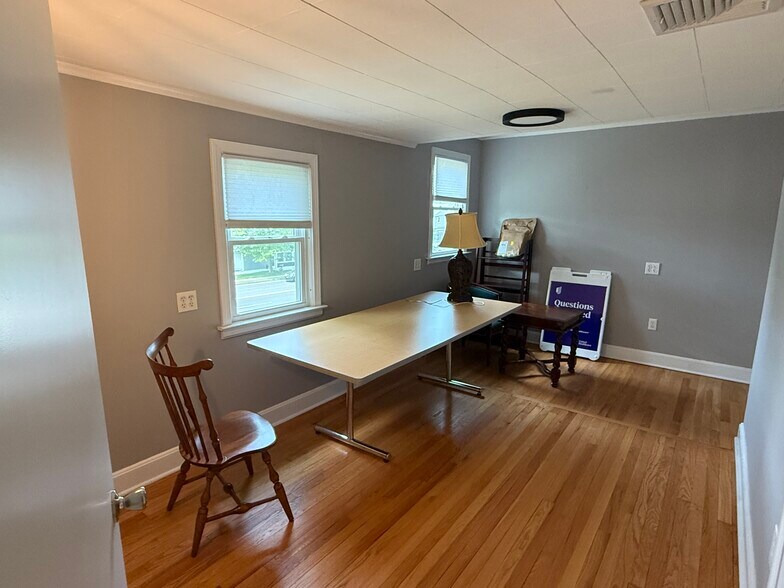 241 Albany Tpke, Canton, CT à louer - Photo de l’immeuble – Image 2 sur 8