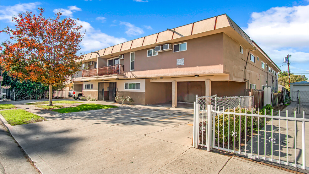 423 N Harvard Blvd, Los Angeles, CA à vendre - Photo de l’immeuble – Image 2 sur 68