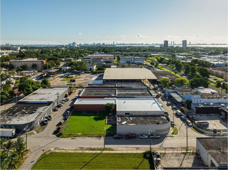80 NE 74th St, Miami, FL à vendre - Photo de l’immeuble – Image 3 sur 5