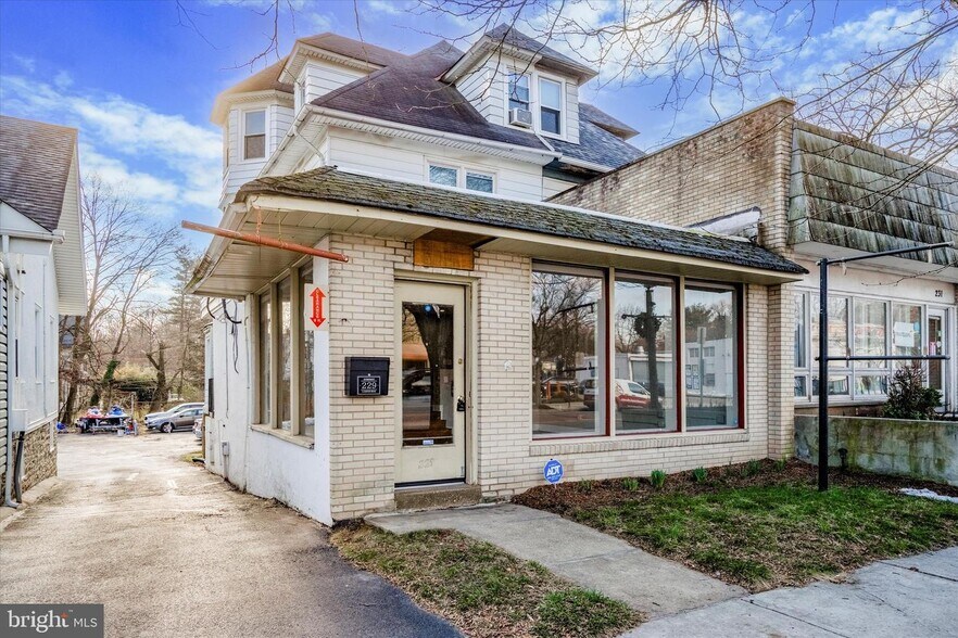 229 S Easton Rd, Glenside, PA à vendre - Photo principale – Image 1 sur 15