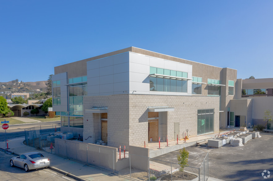 3114 Telegraph Rd, Ventura, CA à louer - Photo de l’immeuble – Image 2 sur 3
