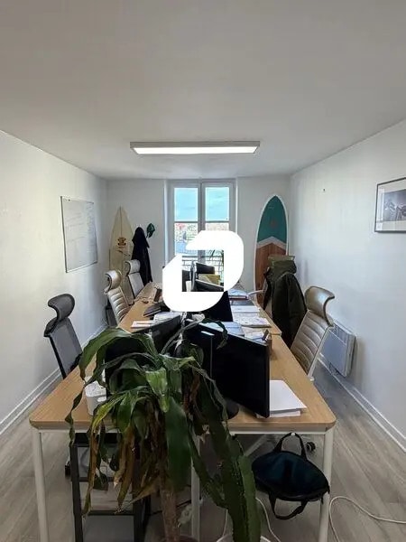 Plus de détails pour 20-22 Place Charles De Gaulle, Saint-Germain-en-Laye - Bureau à louer