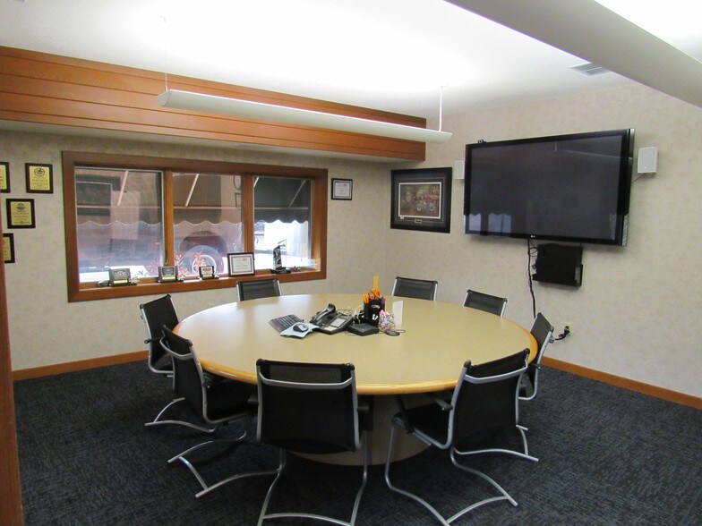 454 County Rd V V, Somerset, WI à vendre - Photo de l’immeuble – Image 2 sur 60