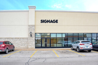 318 W Washington St, East Peoria, IL à louer Photo de l’immeuble– Image 1 sur 5