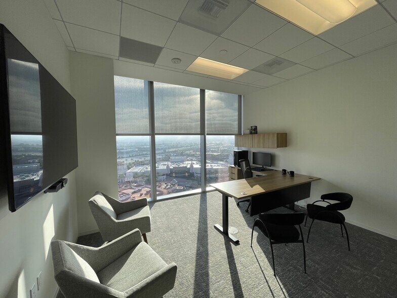 200 Spectrum Center Dr, Irvine, CA à louer - Photo intérieure – Image 3 sur 40