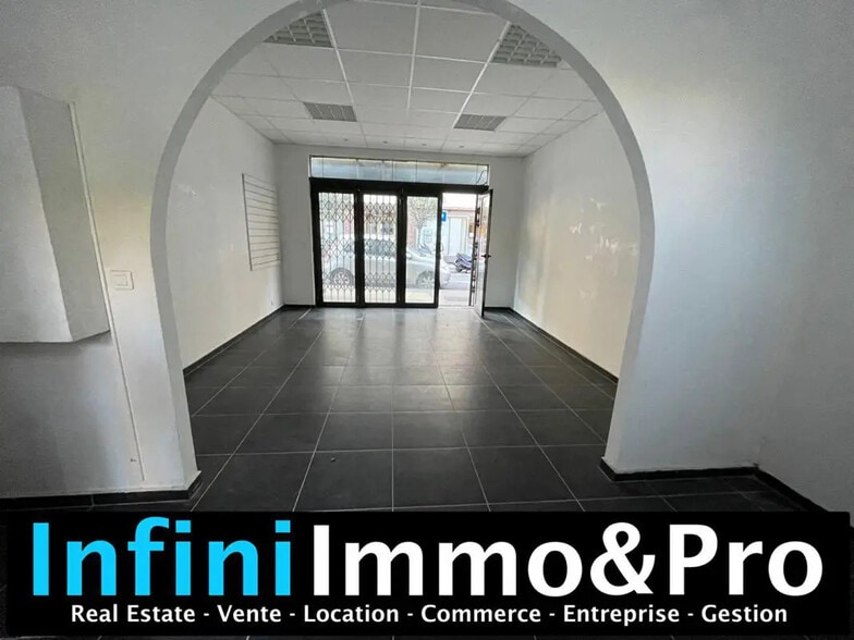 Local commercial dans JUAN-LES-PINS à louer - Photo de l’immeuble – Image 1 sur 7