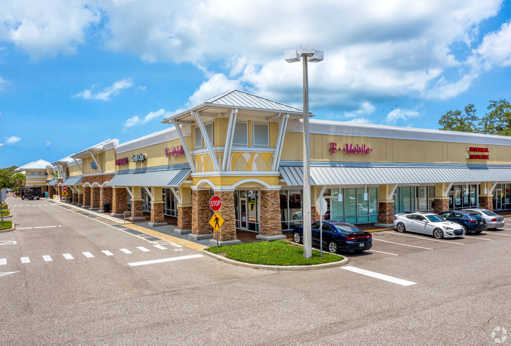 902 Curlew Rd, Dunedin, FL à louer Photo de l’immeuble– Image 1 sur 2