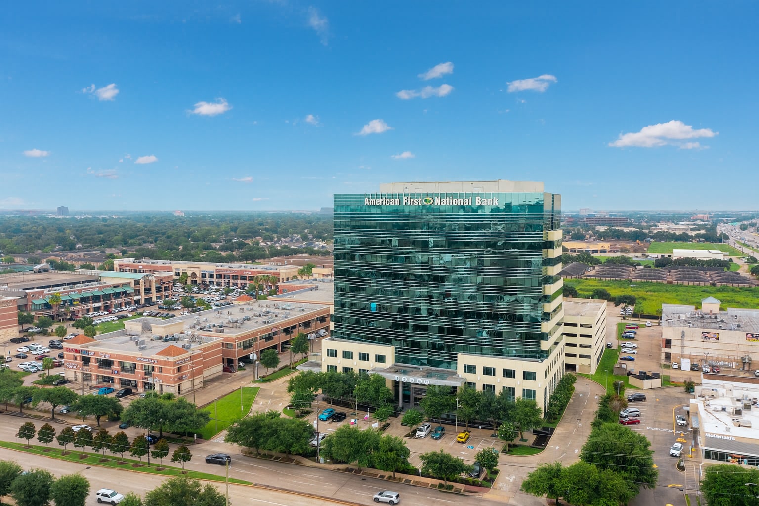 9999 Bellaire Blvd, Houston, TX à louer Aérien– Image 1 sur 18