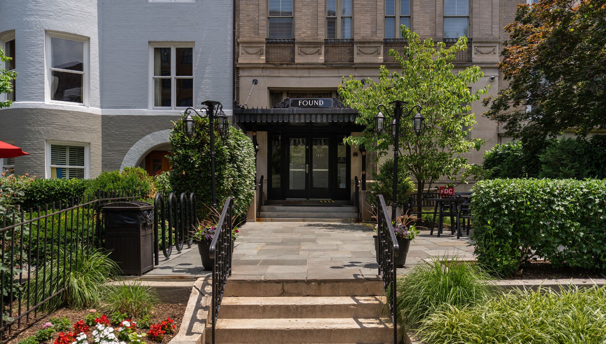 1627 16th St NW, Washington, DC à vendre Photo de l’immeuble– Image 1 sur 18