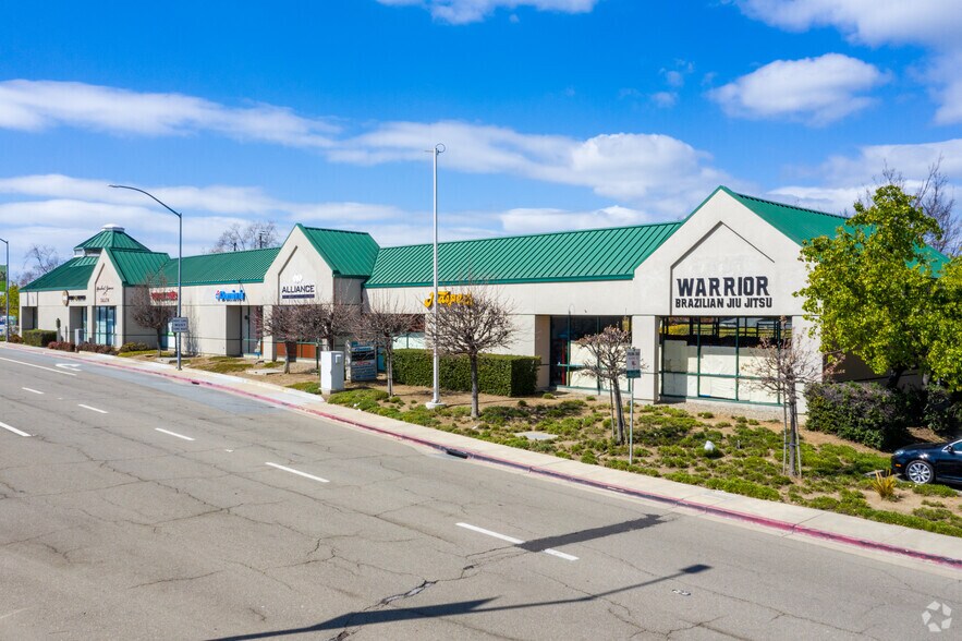 3300 E Castro Valley Blvd, Castro Valley, CA à louer - Photo principale – Image 1 sur 1