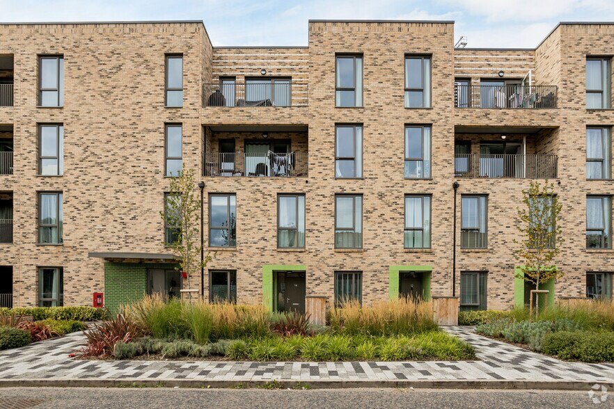 Newham Way, Londres à vendre - Photo de l’immeuble – Image 3 sur 4