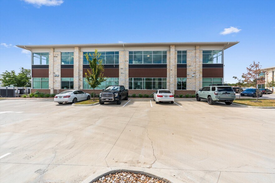 7710 N FM 620 Rd, Austin, TX à louer - Photo de l’immeuble – Image 1 sur 1