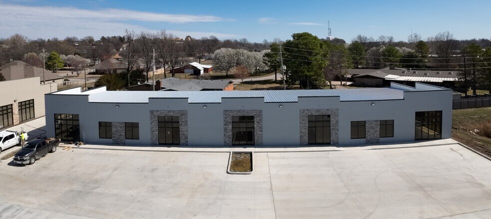 1061-1101 N Birch Ave, Broken Arrow, OK à louer - Photo principale – Image 1 sur 3