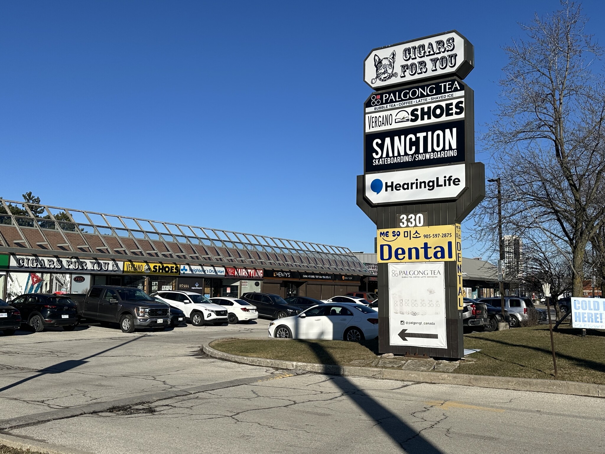 330 Steeles Ave W, Vaughan, ON à louer Photo de l’immeuble– Image 1 sur 9