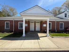 1149 Old Country Rd, Riverhead, NY à louer Photo intérieure– Image 2 sur 7