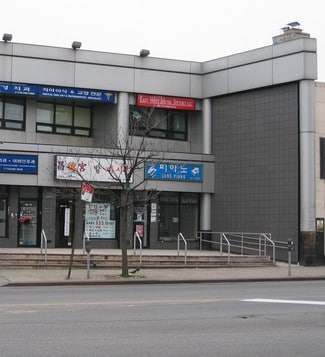 Plus de détails pour 16112 Northern Blvd, Flushing, NY - Local commercial à louer