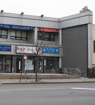 Plus de détails pour 16112 Northern Blvd, Flushing, NY - Local commercial à louer