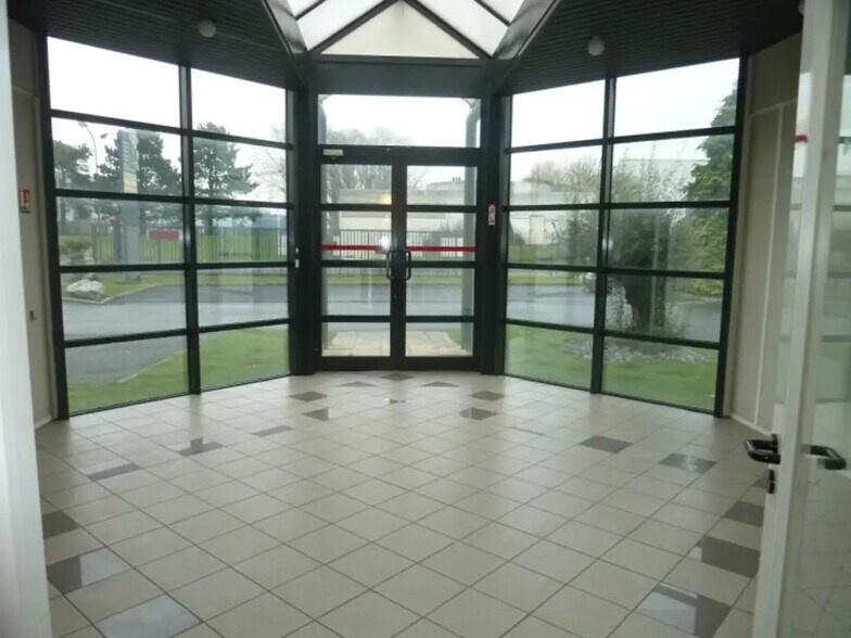 Bureau dans Leers à louer - Hall d’entrée – Image 2 sur 7